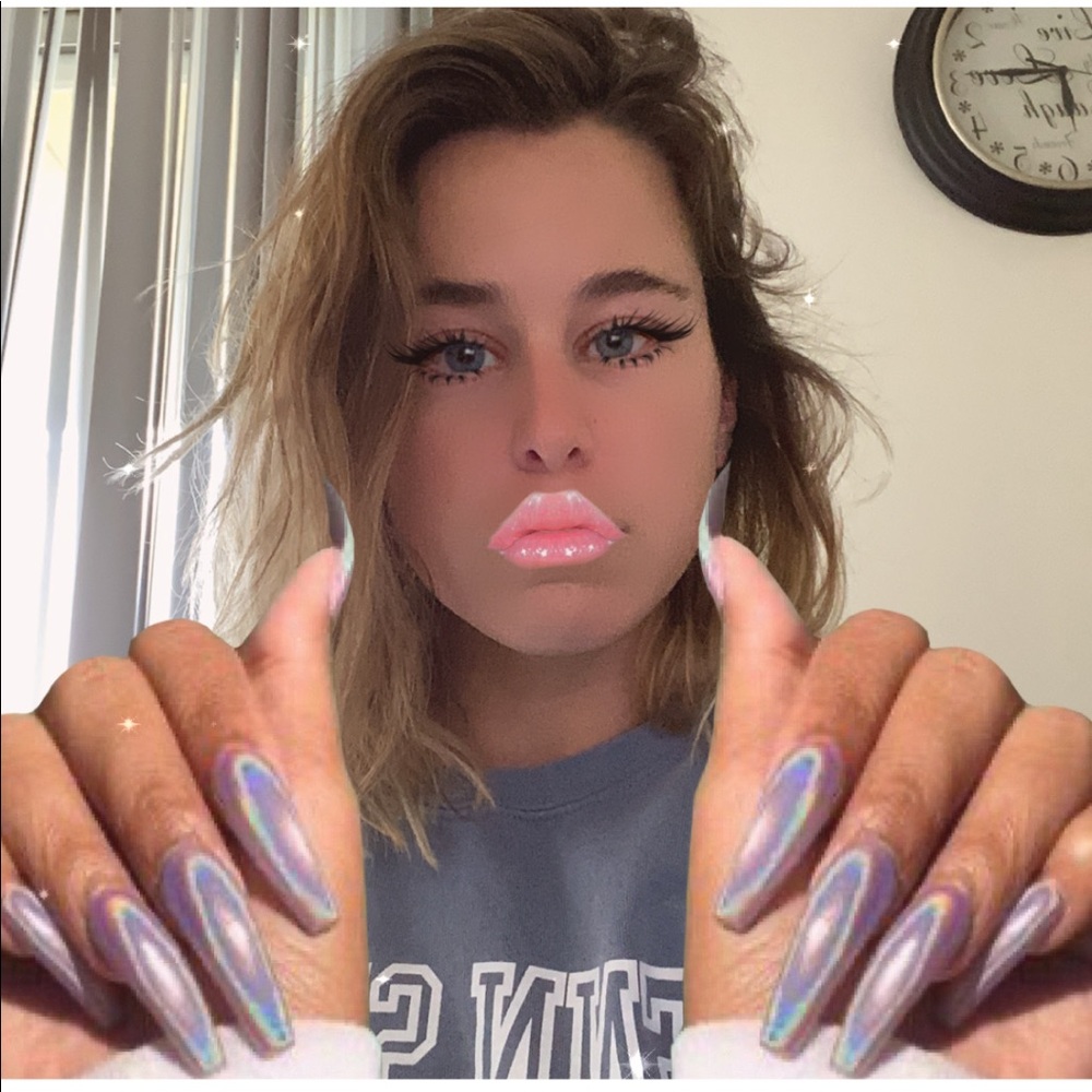 Meet your Posher, Emily